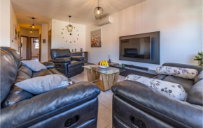Nice apartment in Medulin with WiFi and 3 Bedrooms